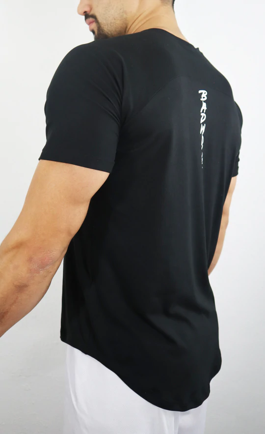 T-SHIRT · NEGRA
